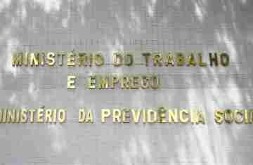  Prazo para divulgar relatório de transparência salarial acaba hoje 